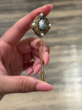 SARAH COVENTRY | Vintage Gold Tone Stick Pin